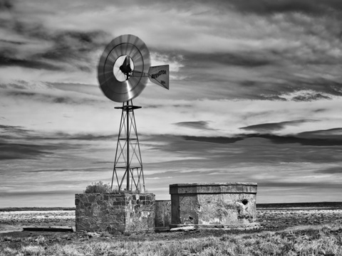 BandW Desert View VI