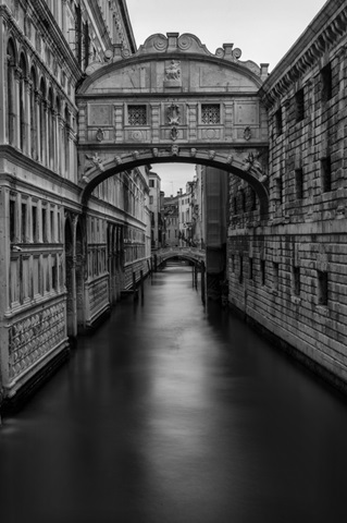 BandW Bridge of Sighs