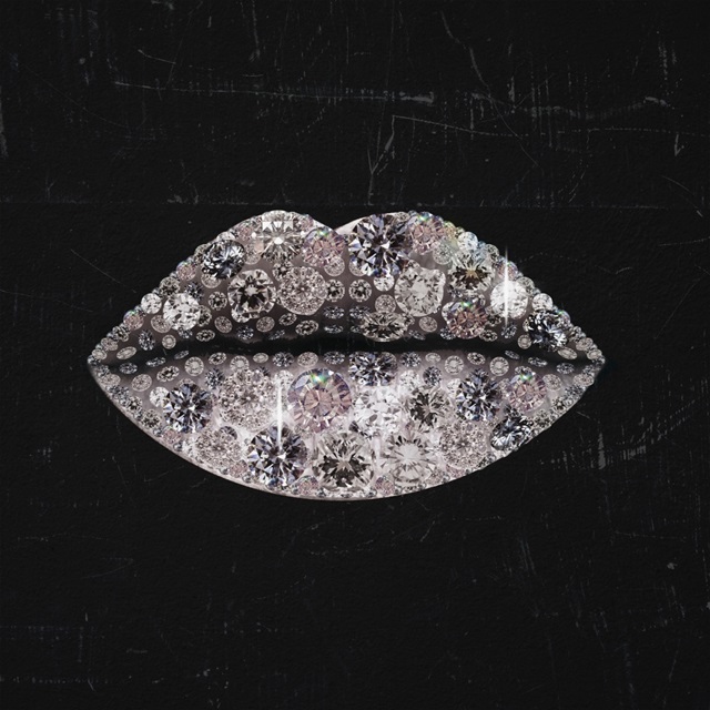 Glam Kiss IV