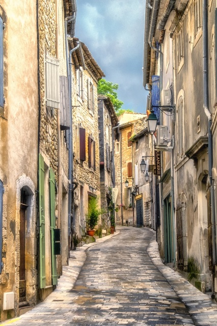 Provence Alley